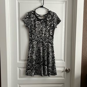 Black white pattern dress.